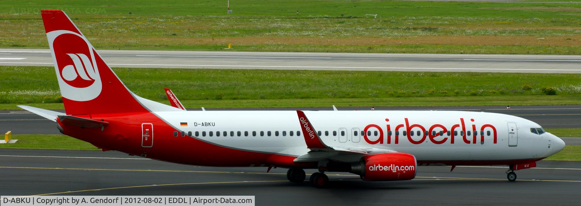 D-ABKU, 2011 Boeing 737-86J C/N 37744, Air Berlin,seen here on the taxiway at Düsseldorf Int´l (EDDL)