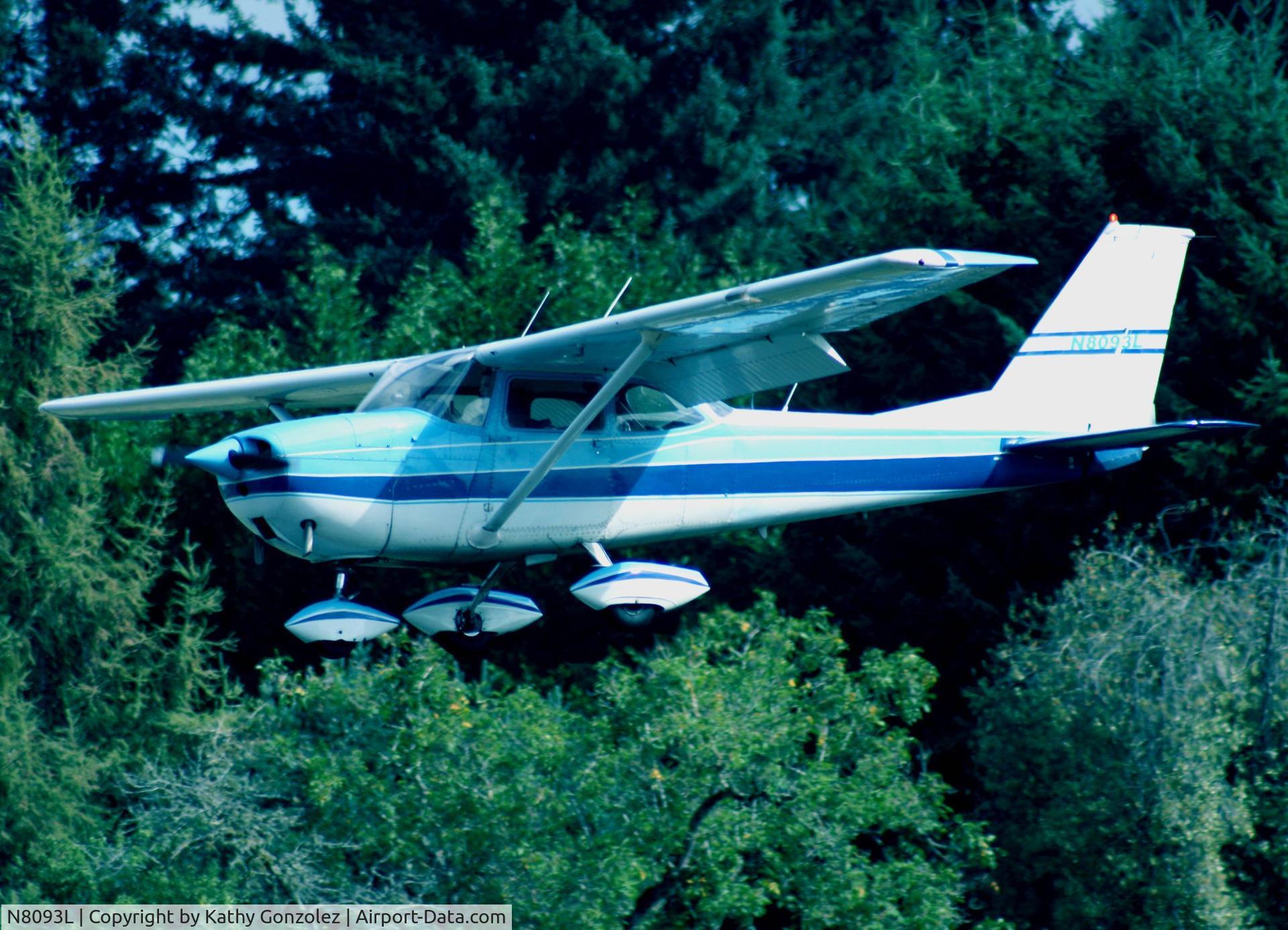 N8093L, 1967 Cessna 172H C/N 17256293, N8093L Landing at Grove Field Washington.  Pilot - Dave Luse