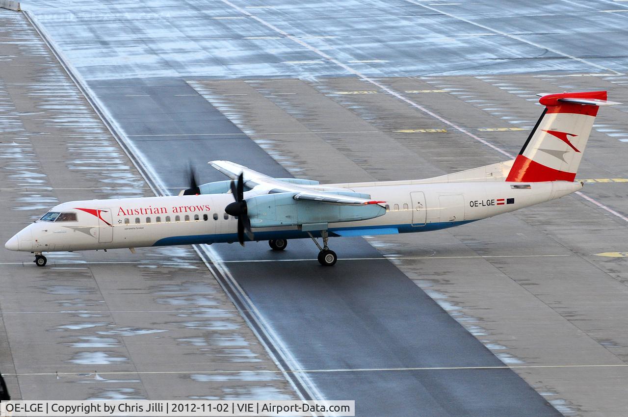 OE-LGE, 2001 De Havilland Canada DHC-8-402Q Dash 8 C/N 4042, Austrian arrows