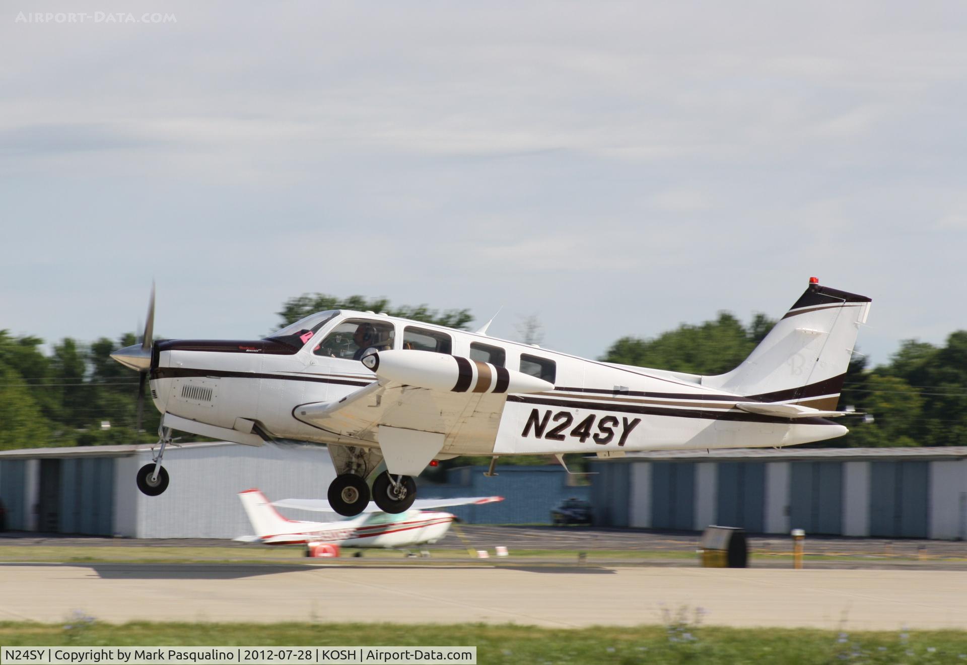 N24SY, Raytheon Aircraft Company G36 C/N E-3705, Beech G36