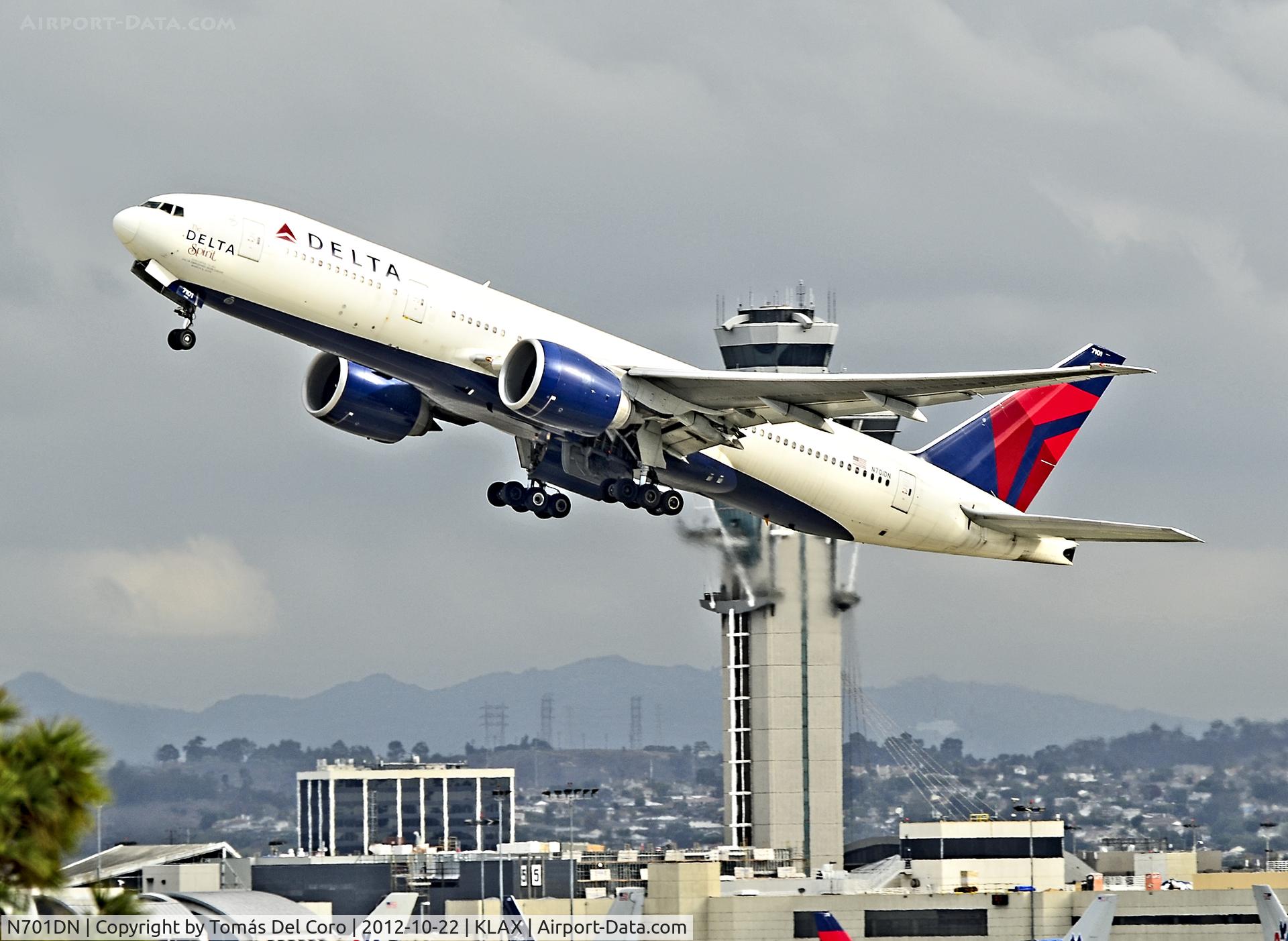 N701DN, 2008 Boeing 777-232/LR C/N 29740, N701DN Delta Air Lines Boeing 777-232/LR / 7101 (cn 29740/697) 