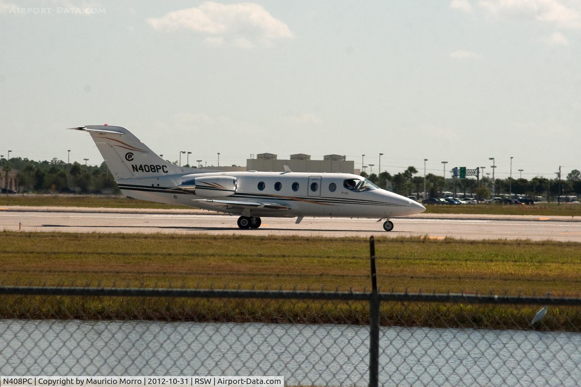 N408PC, 2001 Beech 400A Beechjet Beechjet C/N RK-325, Taxiing at TWY 4 about to take off from RWY 6