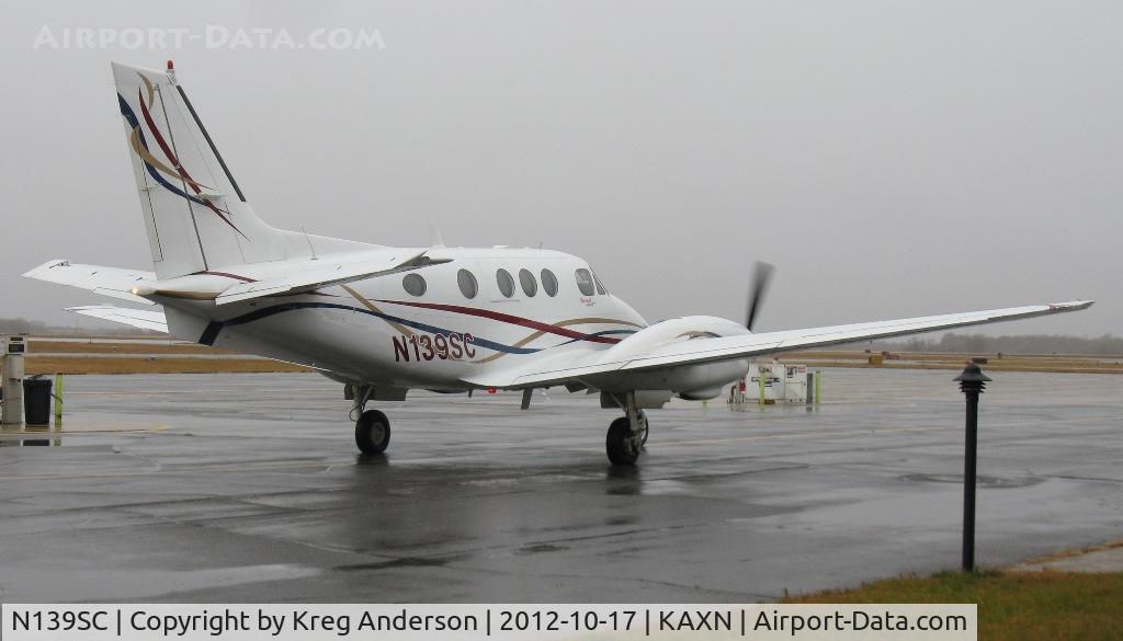 N139SC, 1979 Beech C90 King Air C/N LJ-868, Beech C90 King Air on the ramp.