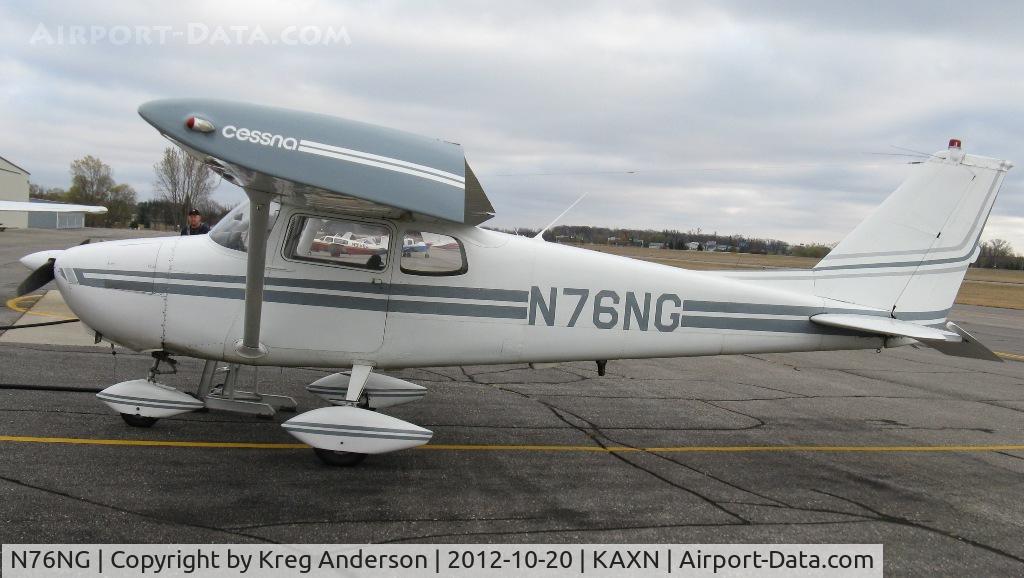 N76NG, 1959 Cessna 172A C/N 47006, Cessna 172A Skyhawk at the fuel pump.