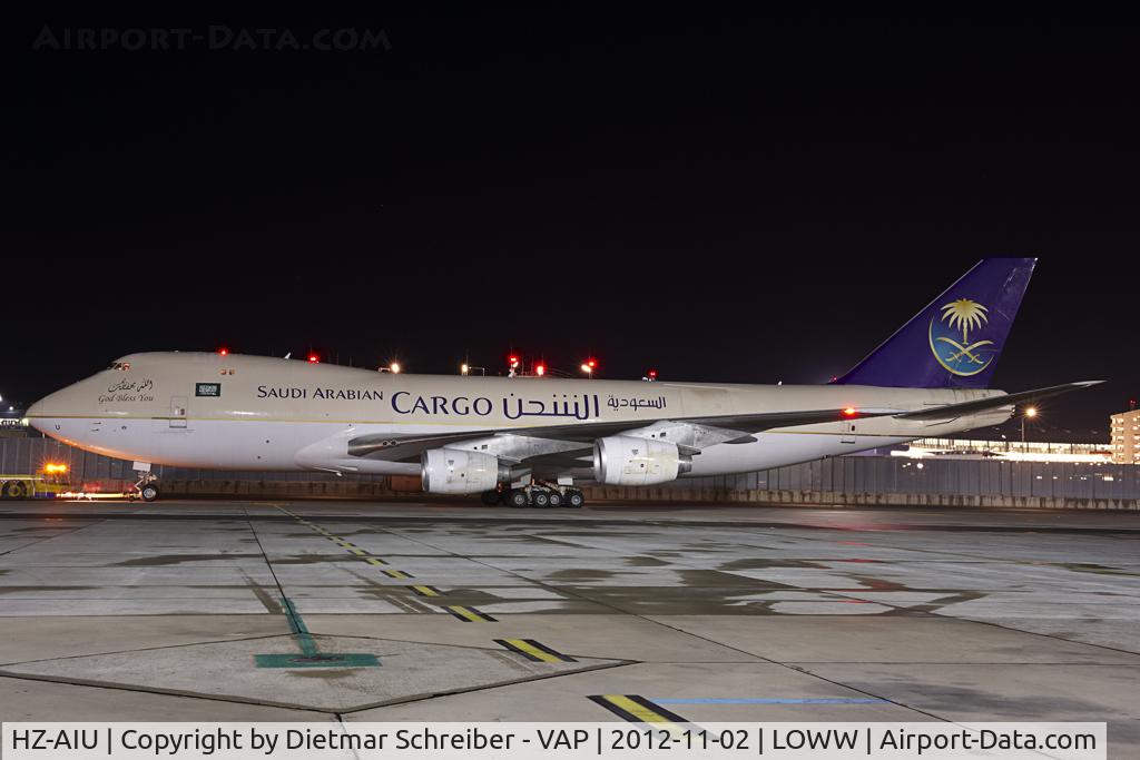 HZ-AIU, 1988 Boeing 747-268F C/N 24359/724, Saudia Boeing 747-200