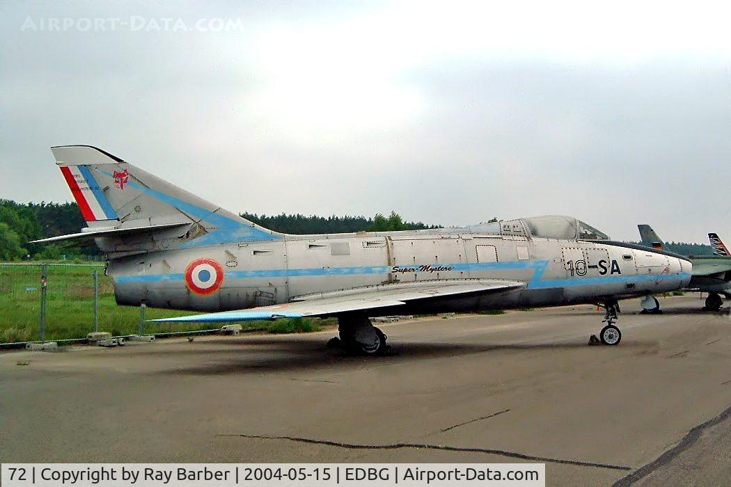 72, Dassault Super Mystere B.2 C/N 72, Dassault Super Mystere B2 [72] Berlin-Gatow~D 15/05/2004.