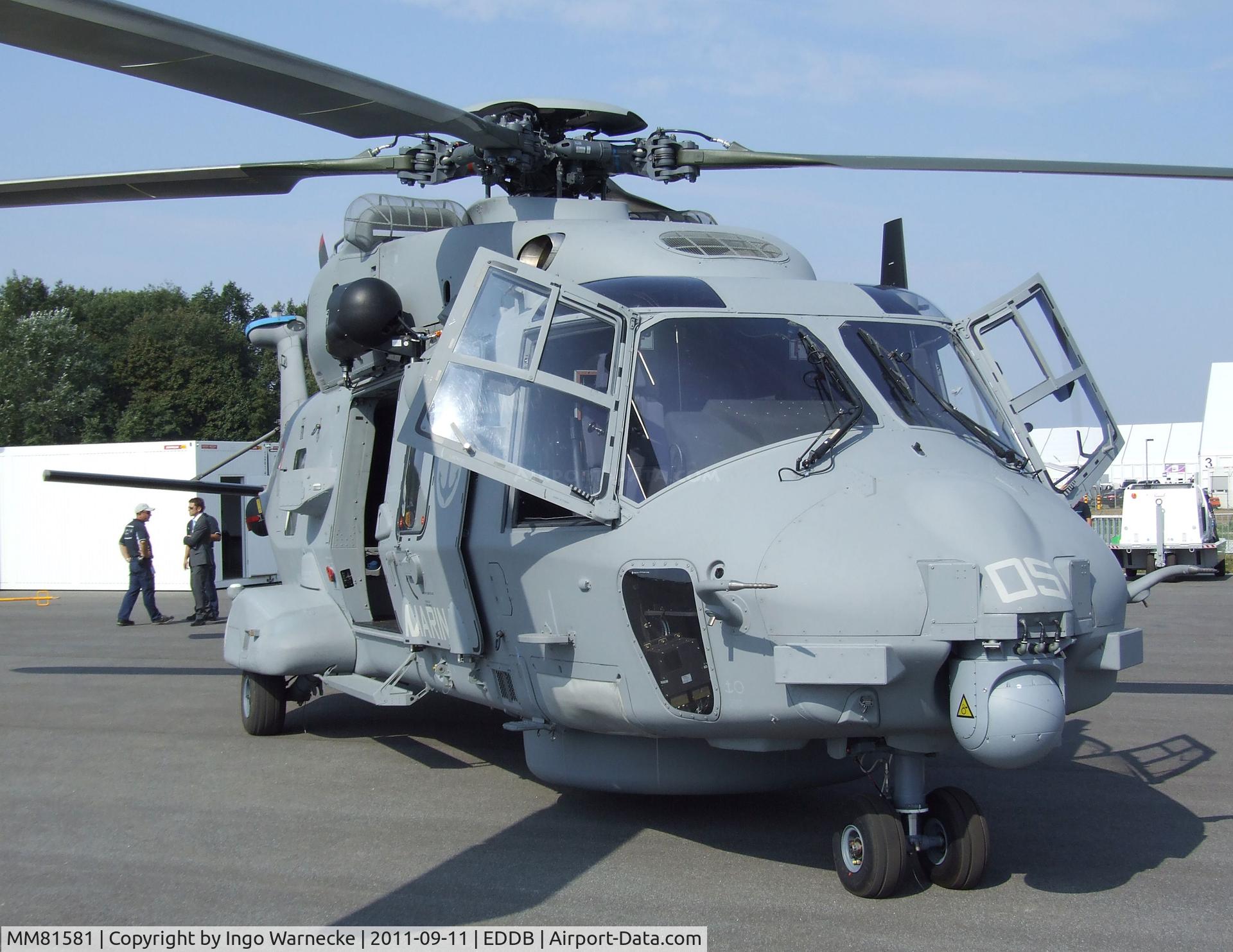 MM81581, 2012 NHI NH-90 NFH Caiman C/N 1042/HITN05, NHI NH90 NFH of the Italian Navy at the ILA 2012, Berlin