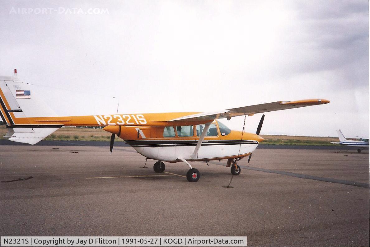 N2321S, Cessna 337B Super Skymaster C/N Not found N2321S, I took this photo in 1991, I have never been able to find out any information on this aircraft.If anyone knows anything (c/n, what happened to it, etc.) please contact me via this website.