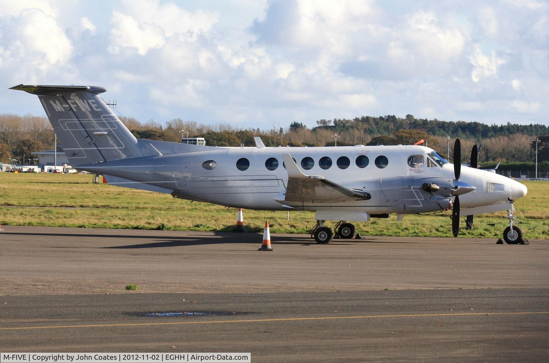 M-FIVE, 2008 Beech B300 350 King Air C/N FL-580, Visit from a close neighbour from Southampton