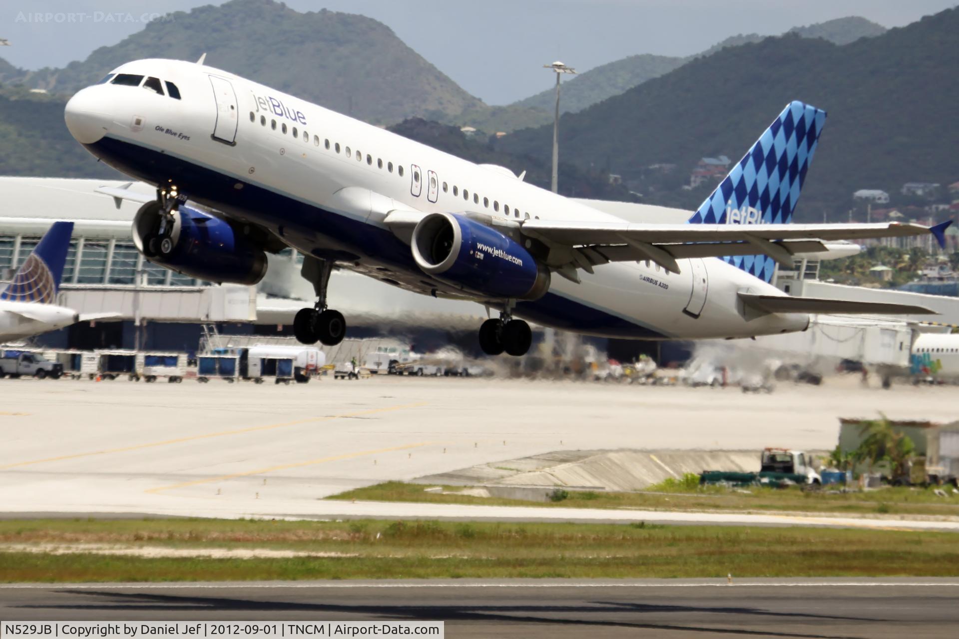 N529JB, 2001 Airbus A320-232 C/N 1610, N529JB