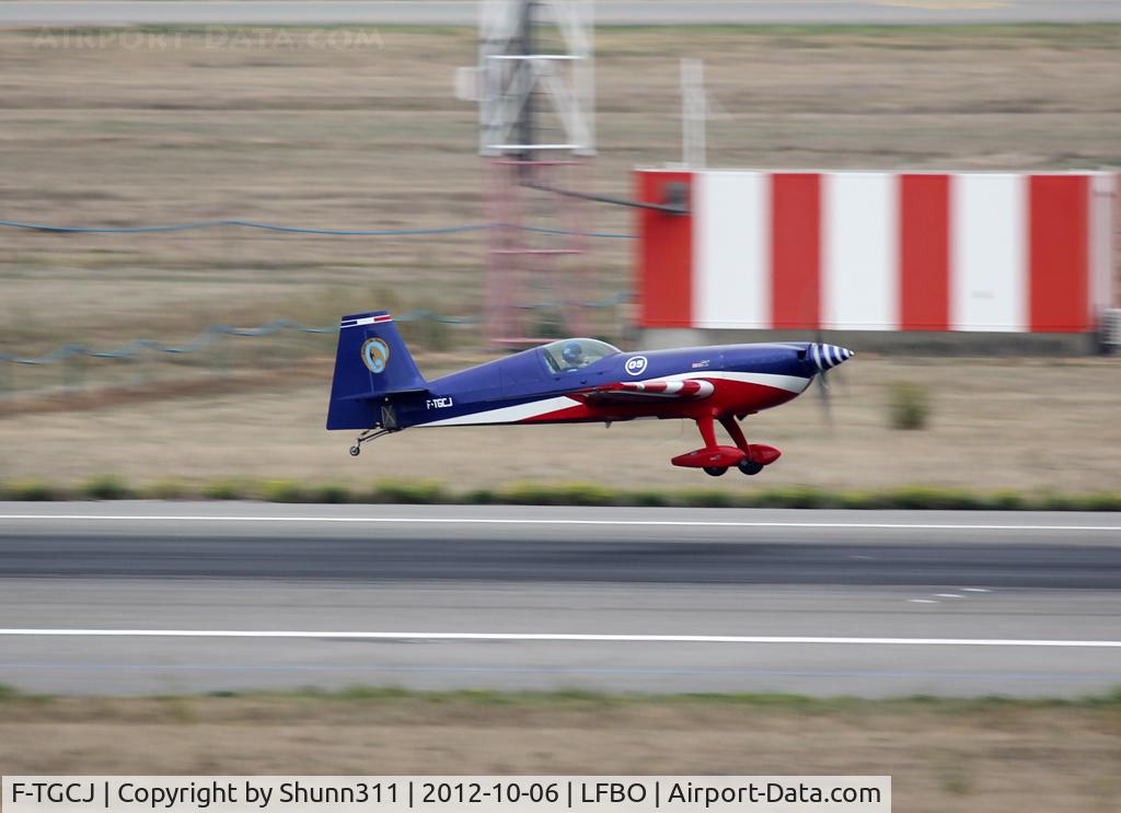 F-TGCJ, Extra EA-330SC C/N 05, Landing rwy 14R