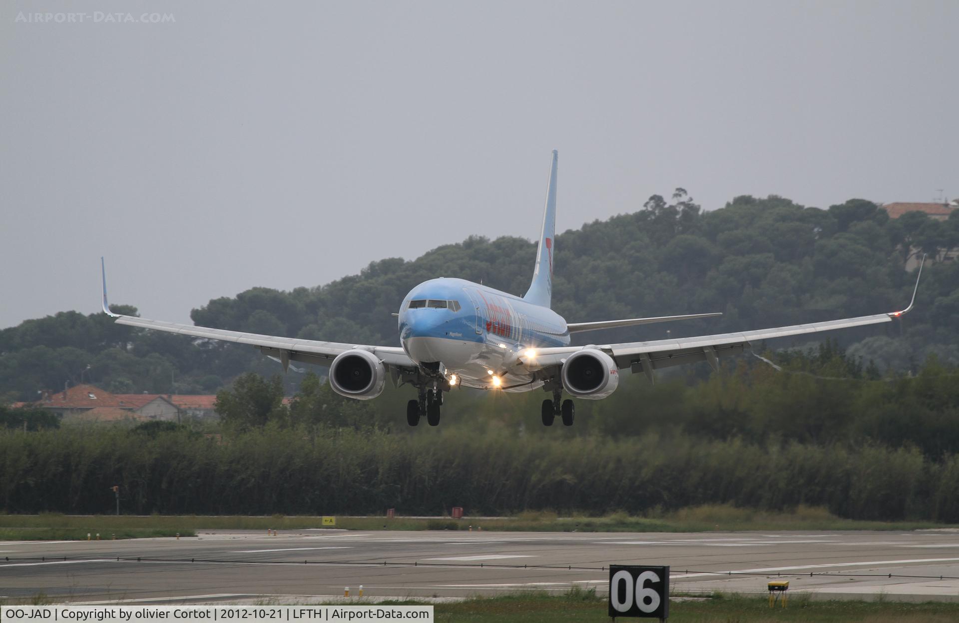 OO-JAD, 2011 Boeing 737-8K5 C/N 39093, Landing at Hyeres airport