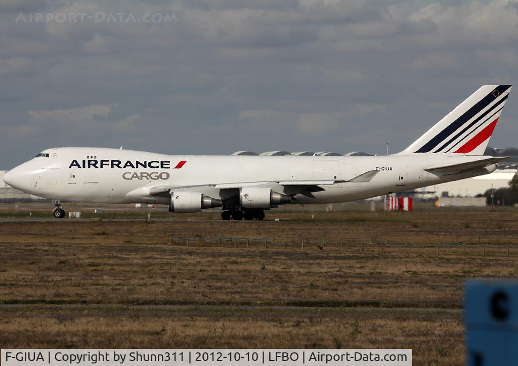 F-GIUA, 2002 Boeing 747-428F/ER/SCD C/N 32866, Lining up rwy 32L for departure... New c/s