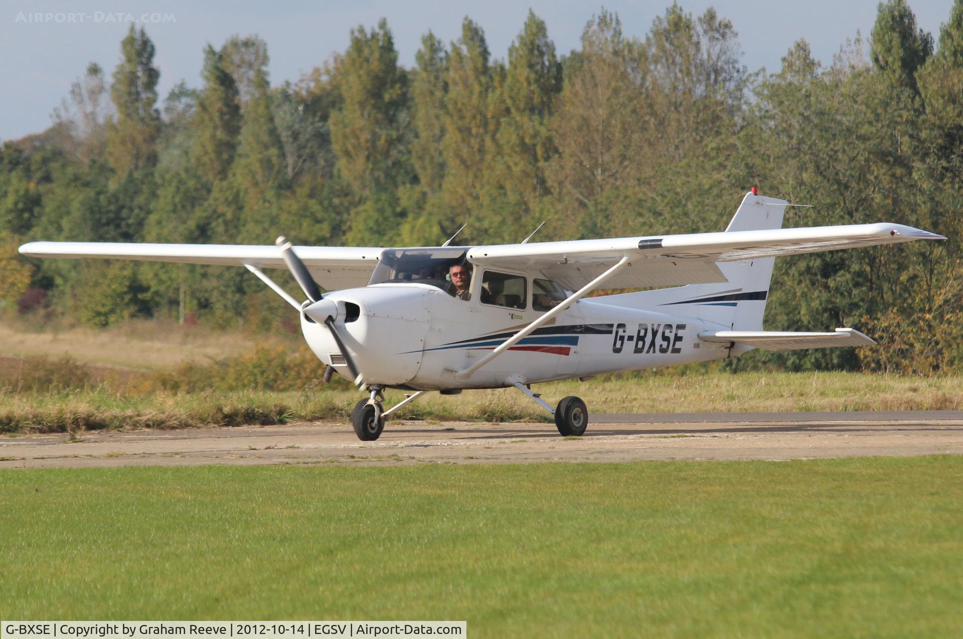 G-BXSE, 1998 Cessna 172R Skyhawk C/N 17280352, Just landed.
