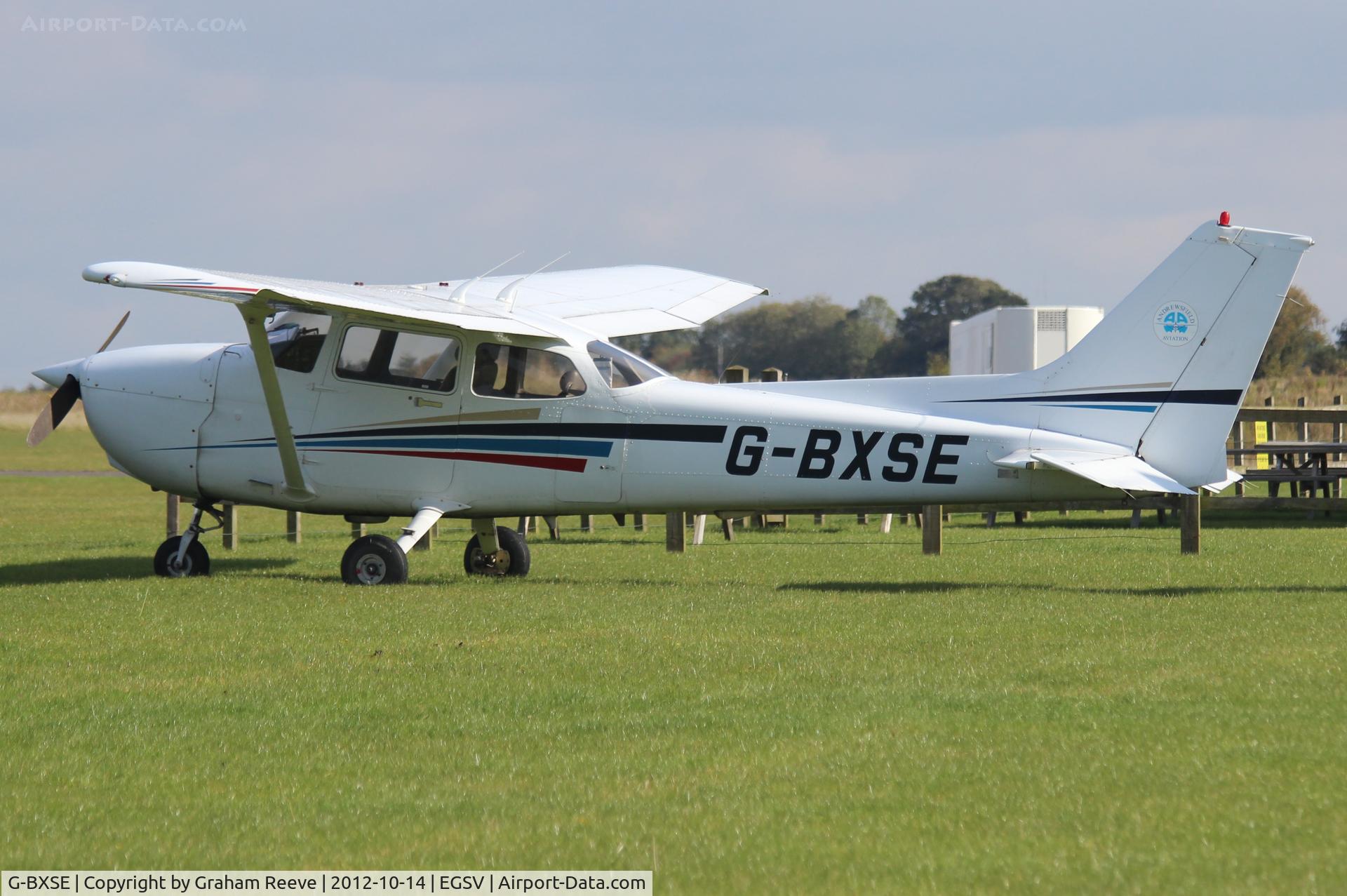 G-BXSE, 1998 Cessna 172R Skyhawk C/N 17280352, Parked at Old Buckenham.