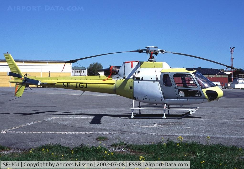 SE-JGJ, 2002 Eurocopter AS-350B-2 Ecureuil Ecureuil C/N 3551, On its way to USA.