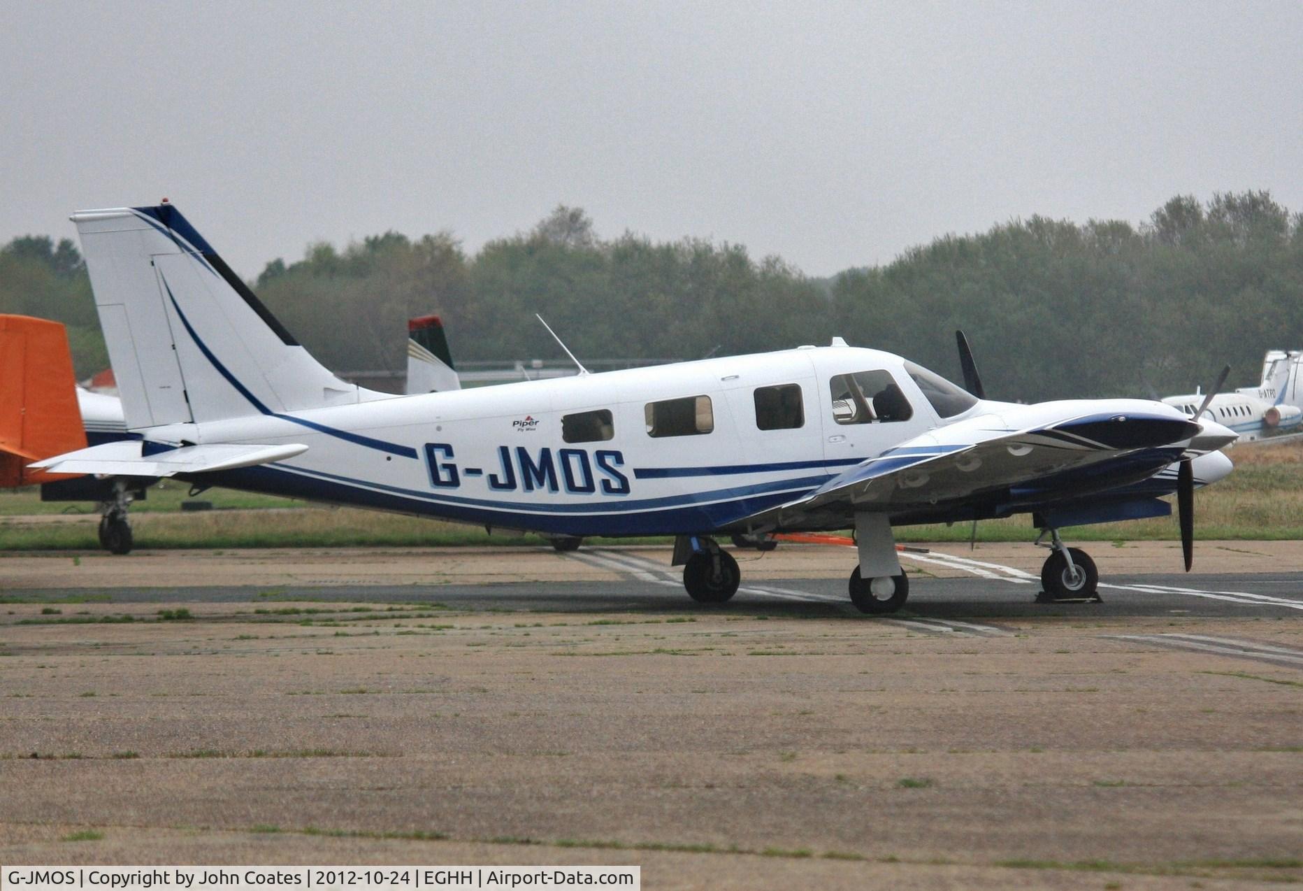 G-JMOS, Piper PA-34-220T Seneca V C/N 34-49378, Outside its home at Airtime