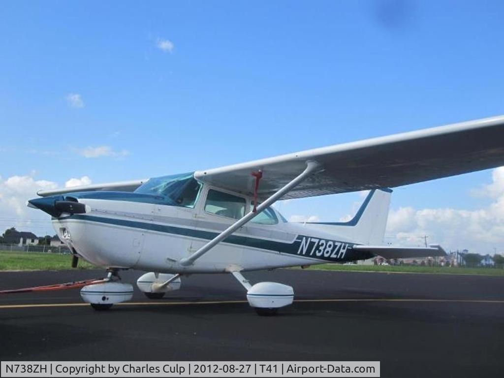 N738ZH, 1978 Cessna 172N C/N 17270362, N738ZH - On the Ramp