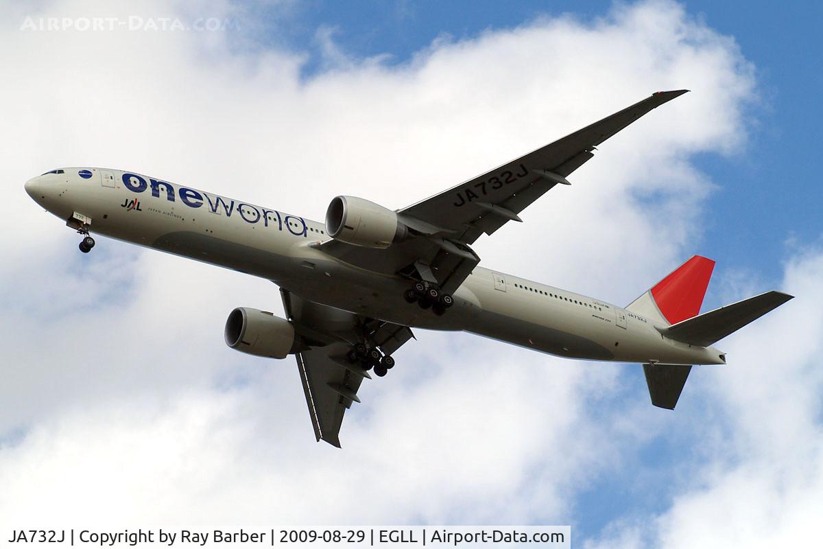 JA732J, 2002 Boeing 777-346/ER C/N 32430, Boeing 777-346ER [32430] (Japan Airlines) Home~G 29/08/2009. Wearing 