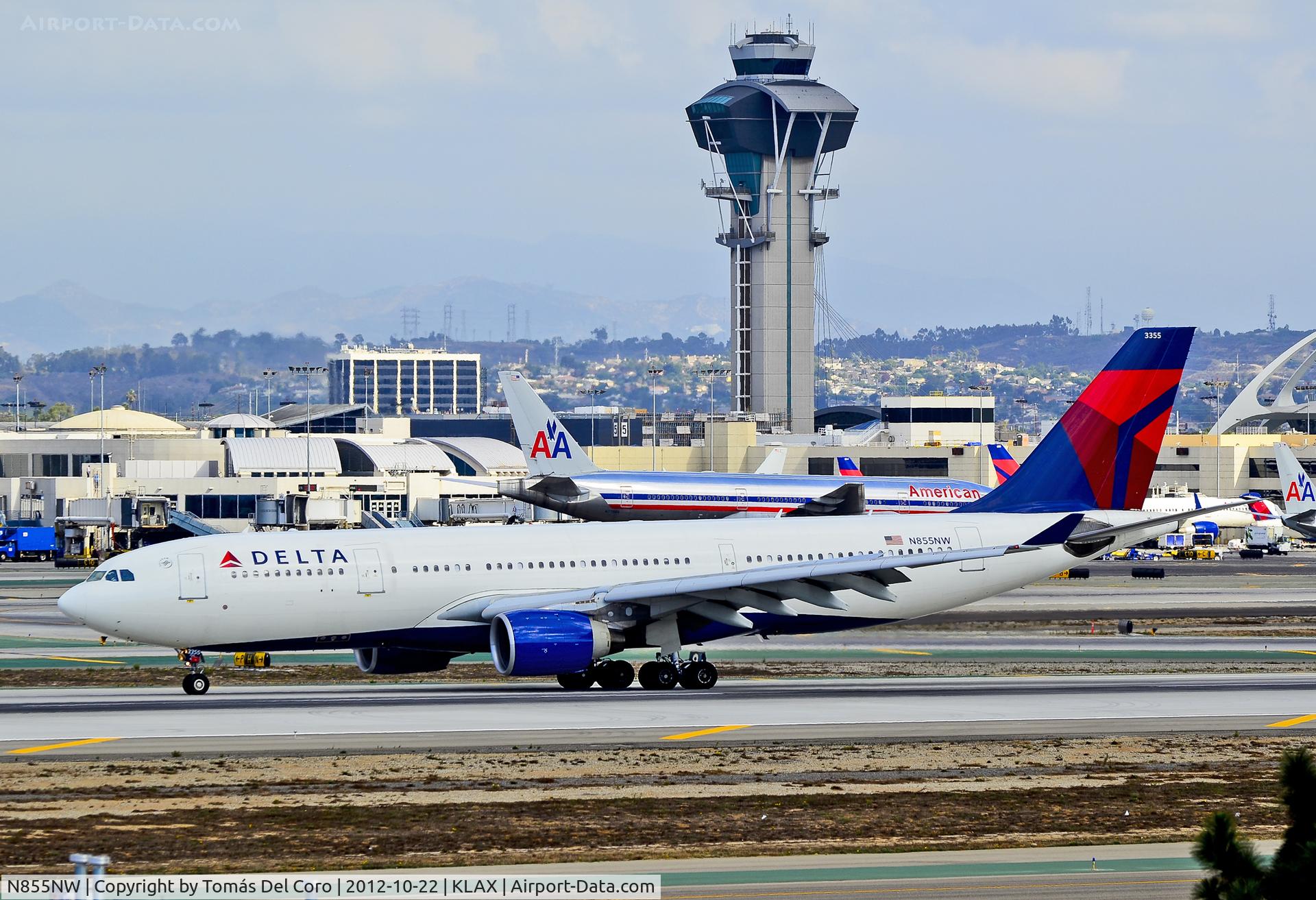 N855NW, 2004 Airbus A330-223 C/N 0621, N855NW Delta Air Lines Airbus A330-223 / 3355 (cn 621)

Los Angeles - International (LAX / KLAX)
USA - California, October 22, 2012
TDelCoro