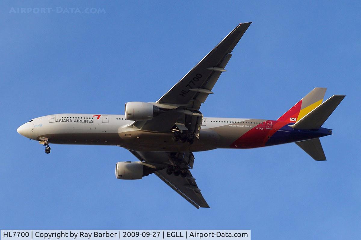 HL7700, Boeing 777-28E/ER C/N 30859, Boeing 777-28EER [30859] (Asiana Airlines) Home~G 27/09/2009