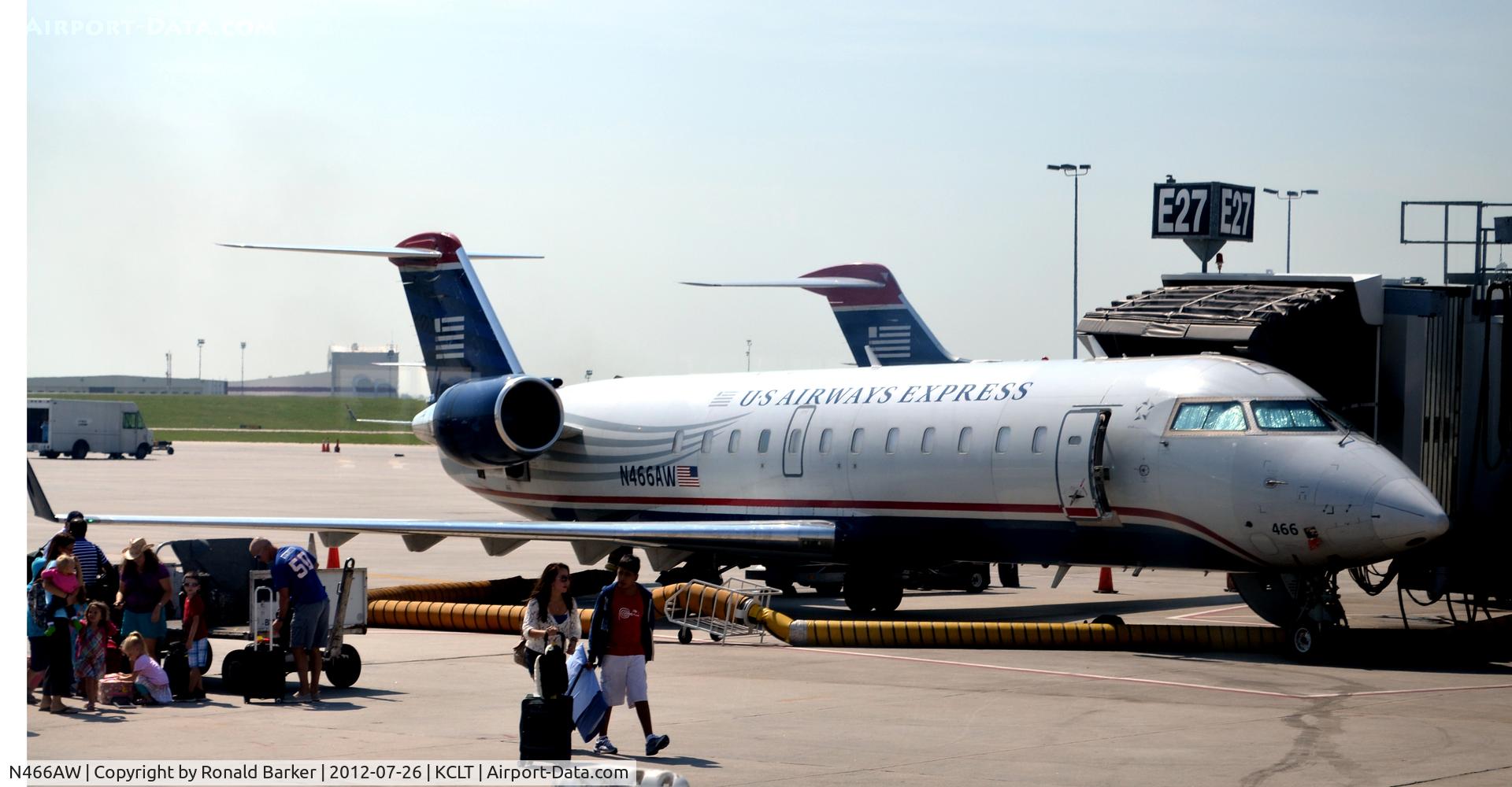 N466AW, 2004 Bombardier CRJ-200LR (CL-600-2B19) C/N 7899, CLT