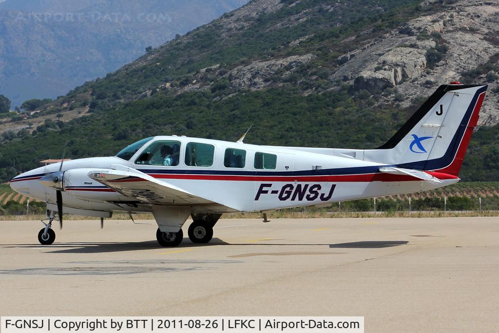 F-GNSJ, Beech 58 Baron C/N TH-1515, Taxiing