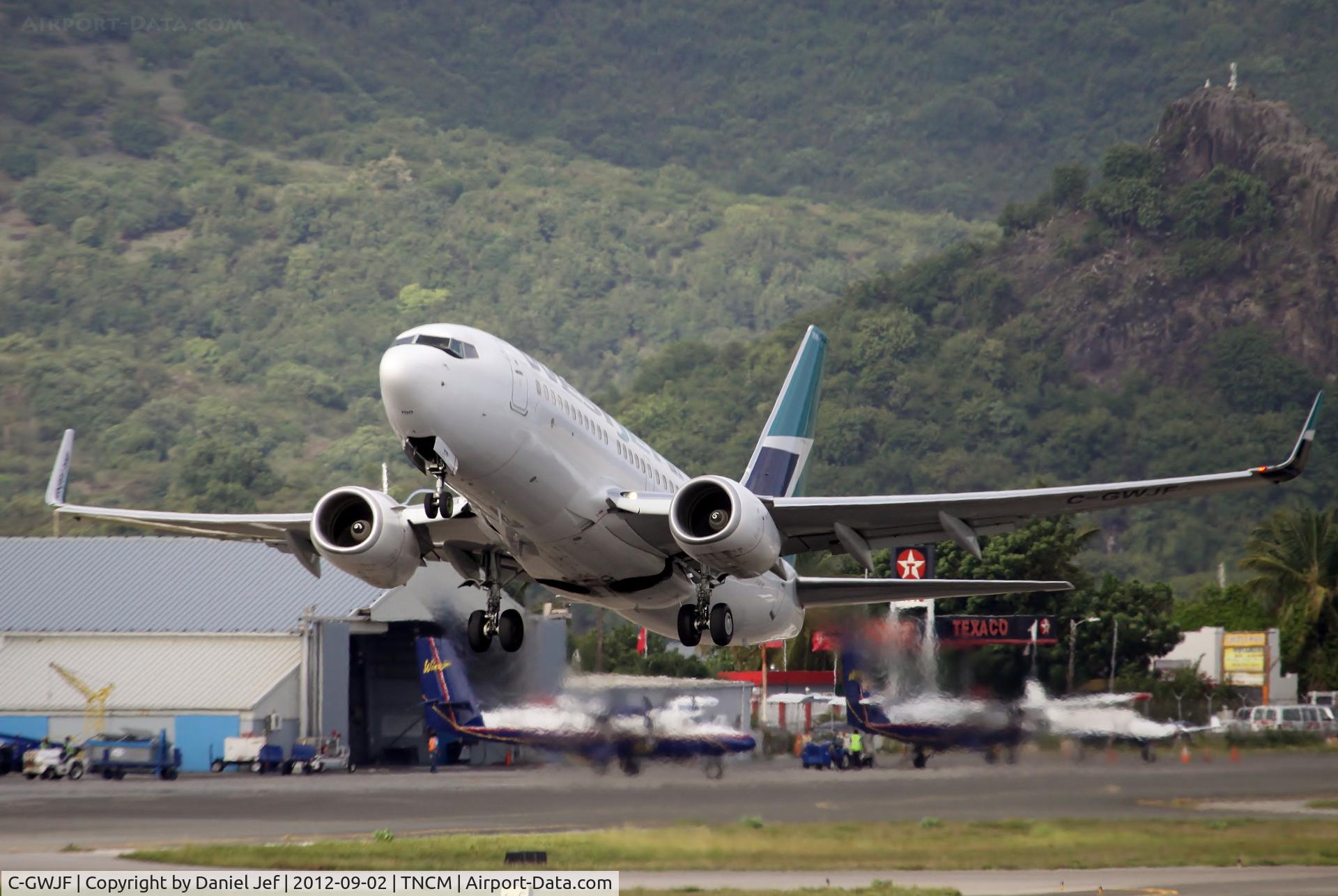 C-GWJF, 2004 Boeing 737-7CT C/N 32766, C-GWJF