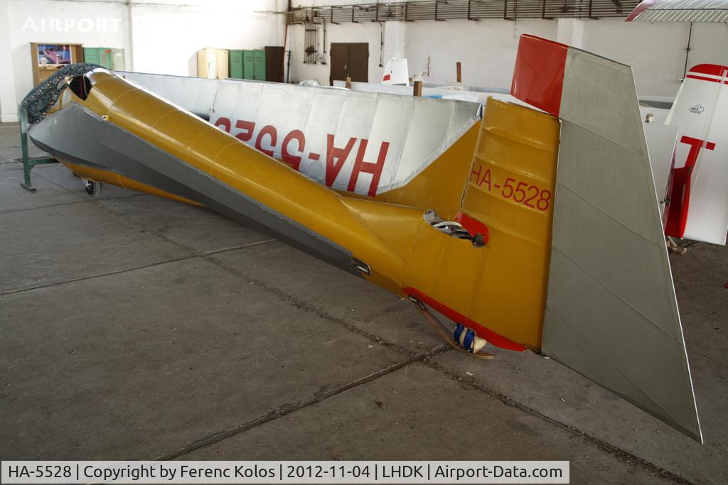 HA-5528, 1985 Rubik R-26SU Góbé 82 C/N AA800044, Dunakeszi