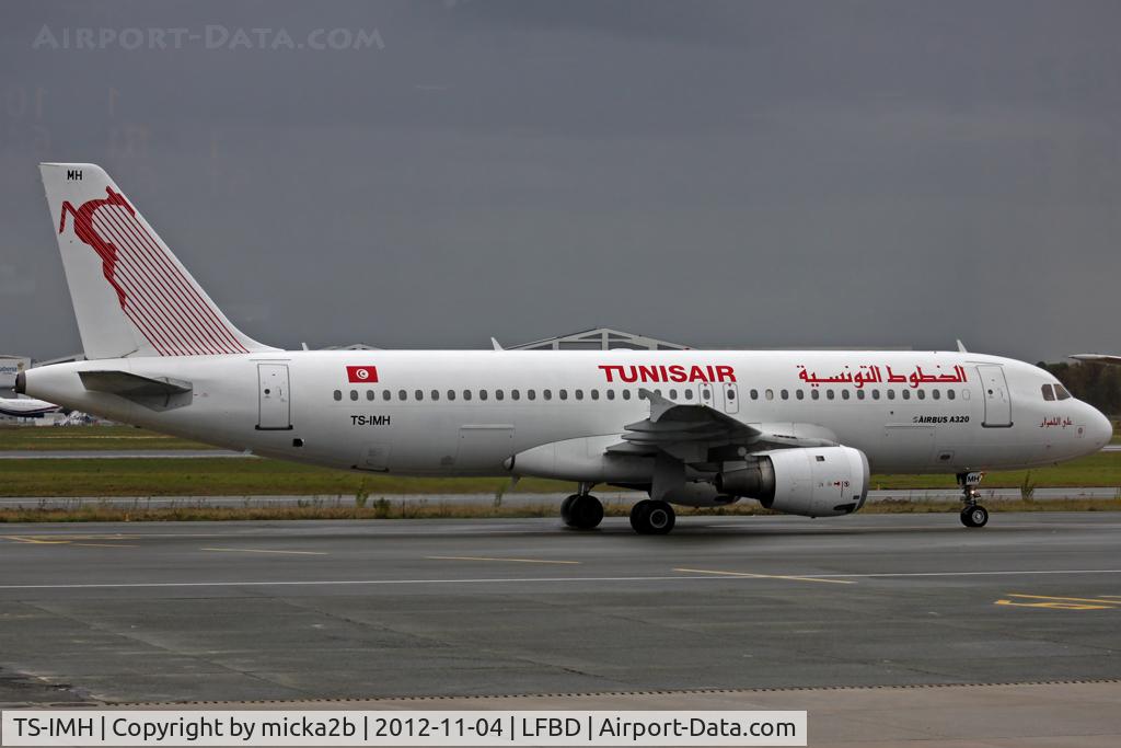 TS-IMH, 1993 Airbus A320-211 C/N 0402, Taxiing