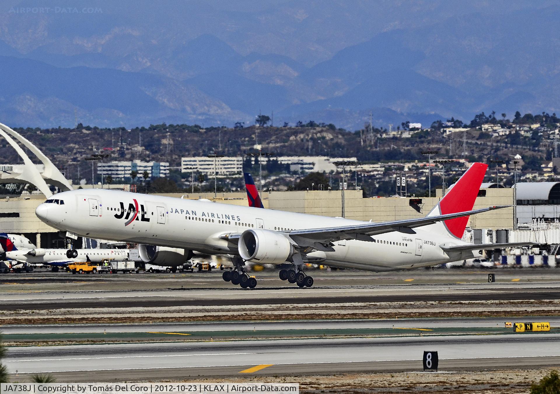 JA738J, 2008 Boeing 777-346/ER C/N 32436, JA738J Japan Airlines - JAL Boeing 777-346/ER (cn 32436/724)

Los Angeles - International (LAX / KLAX)
USA - California, October 23, 2012
TDelCoro