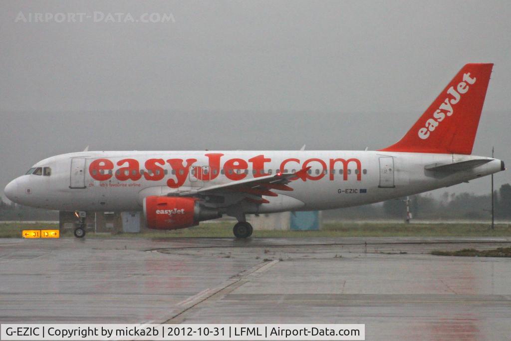 G-EZIC, 2005 Airbus A319-111 C/N 2436, Taxiing