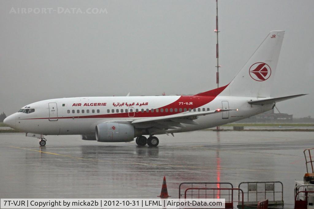 7T-VJR, 2002 Boeing 737-6D6 C/N 30545, Taxiing