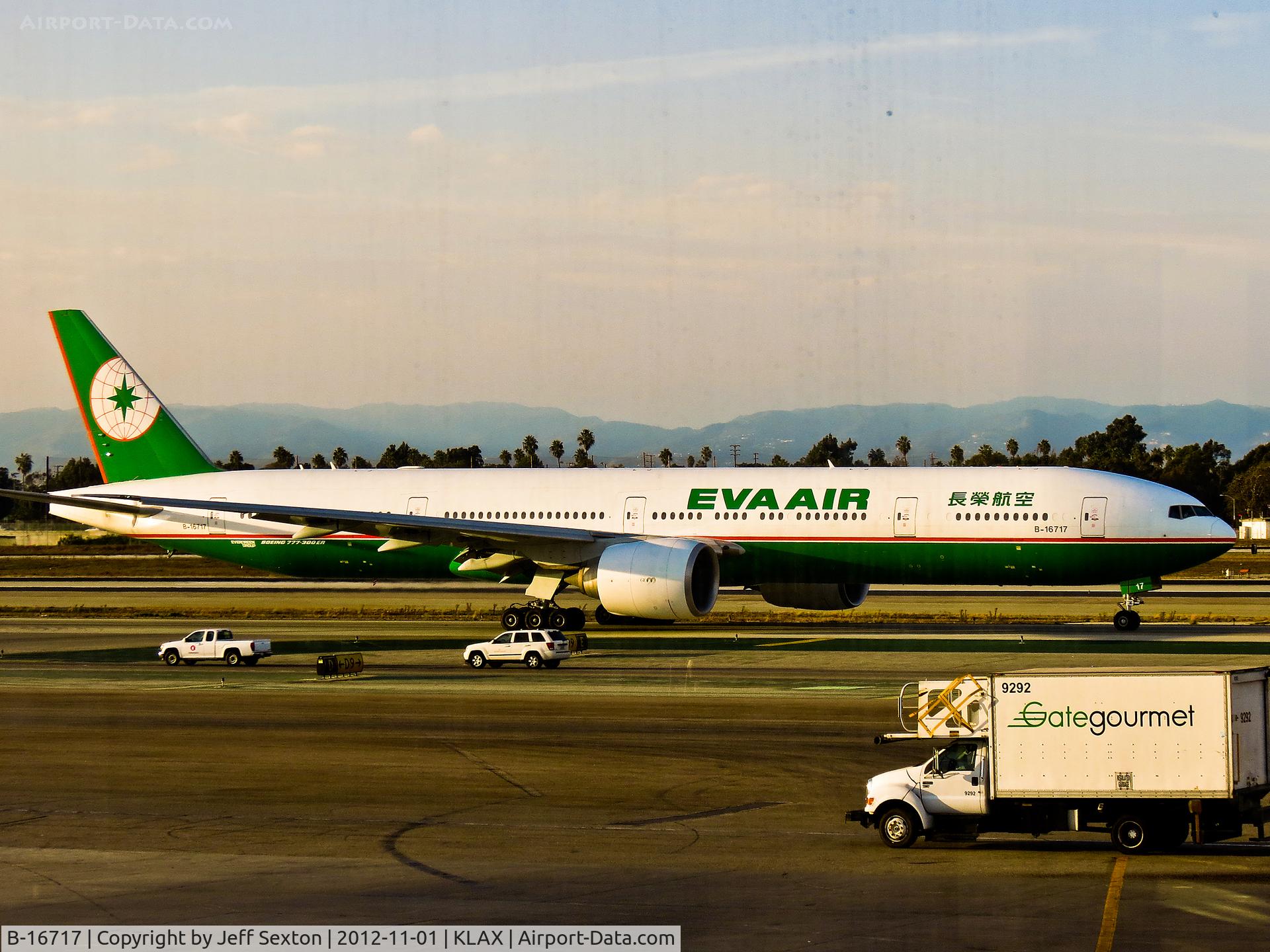 B-16717, 2010 Boeing 777-35E/ER C/N 32644, Taxi to take off.