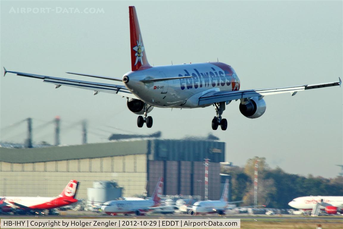 HB-IHY, 1998 Airbus A320-214 C/N 947, Seconds to touch down on rwy 26R....