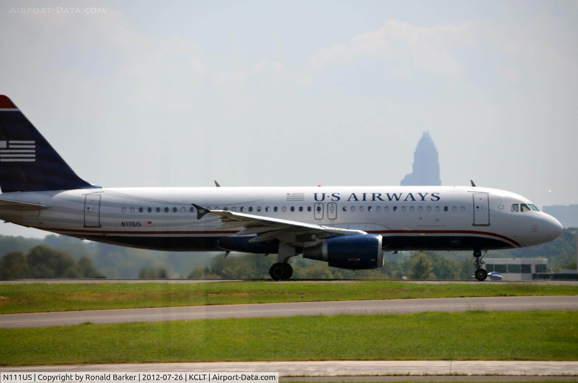 N111US, 1999 Airbus A320-214 C/N 1114, Takeoff CLT