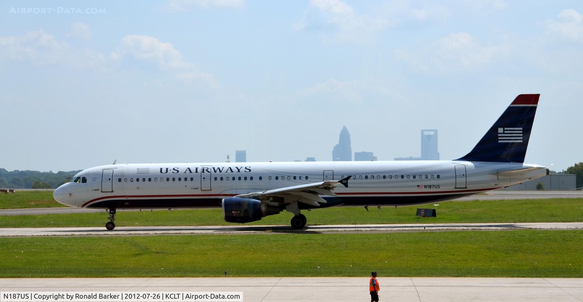 N187US, 2002 Airbus A321-211 C/N 1704, Taxi CLT