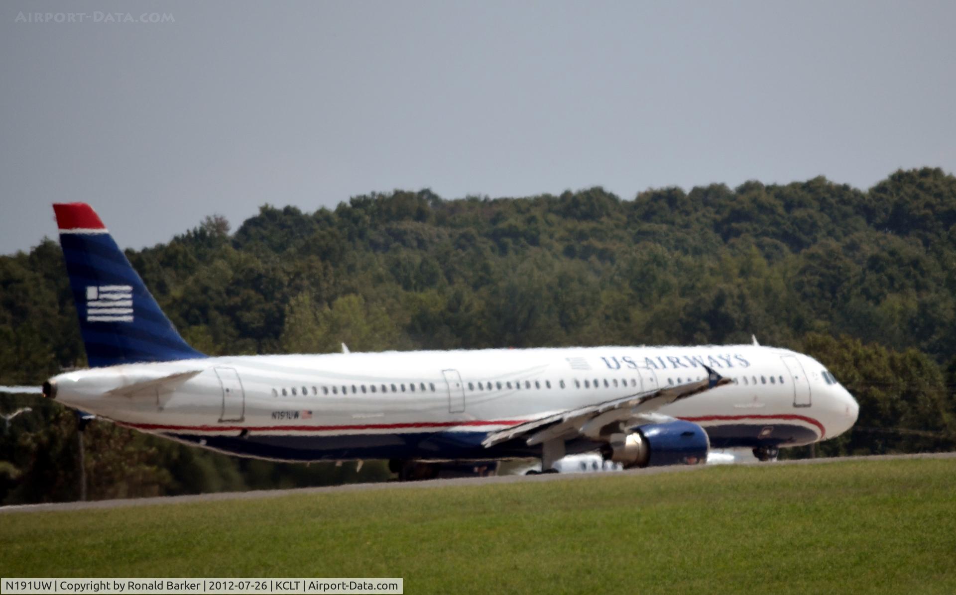 N191UW, 2001 Airbus A321-211 C/N 1447, Taxi CLT