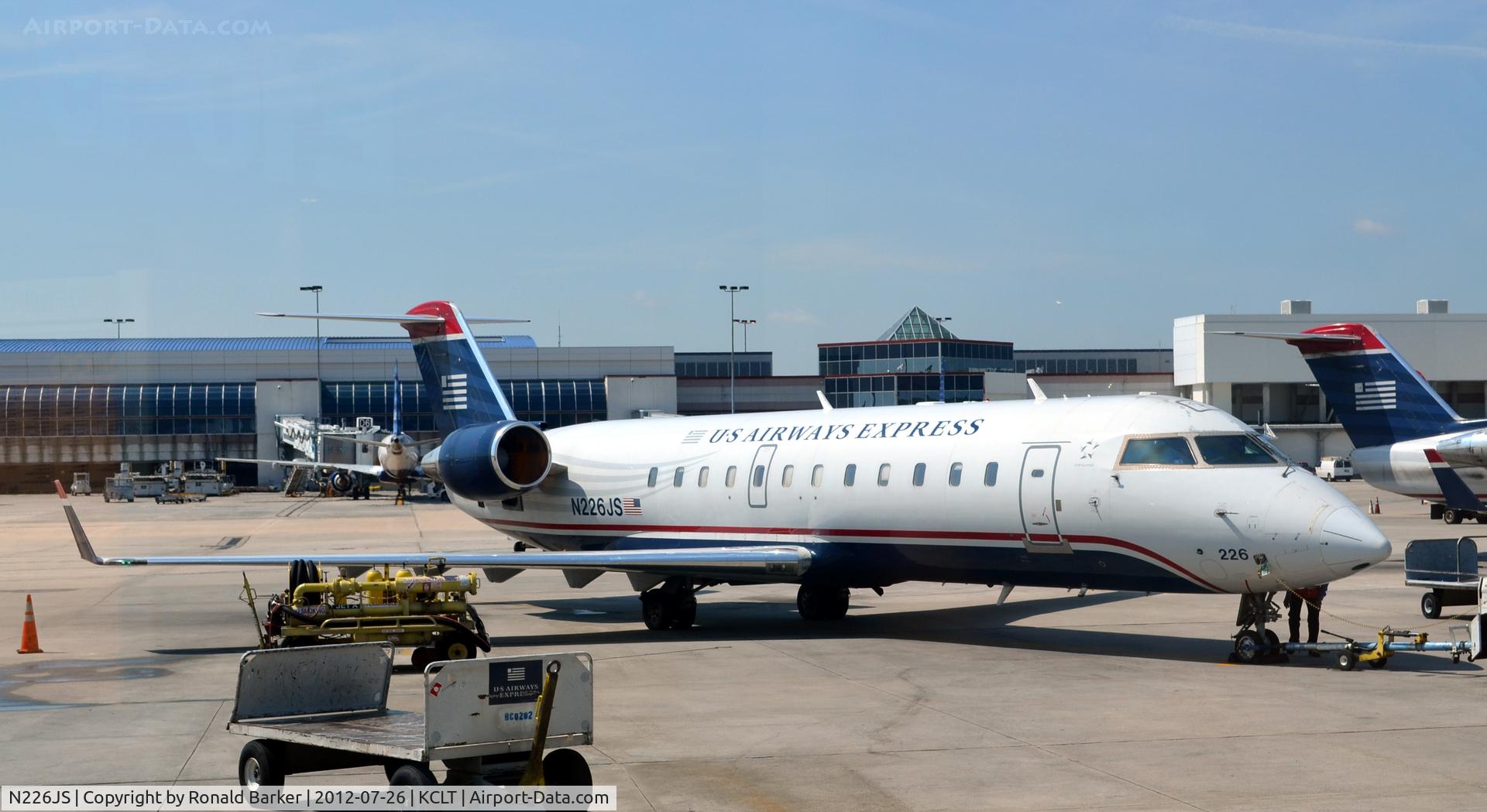 N226JS, 2004 Bombardier CRJ-200ER (CL-600-2B19) C/N 7895, CLT