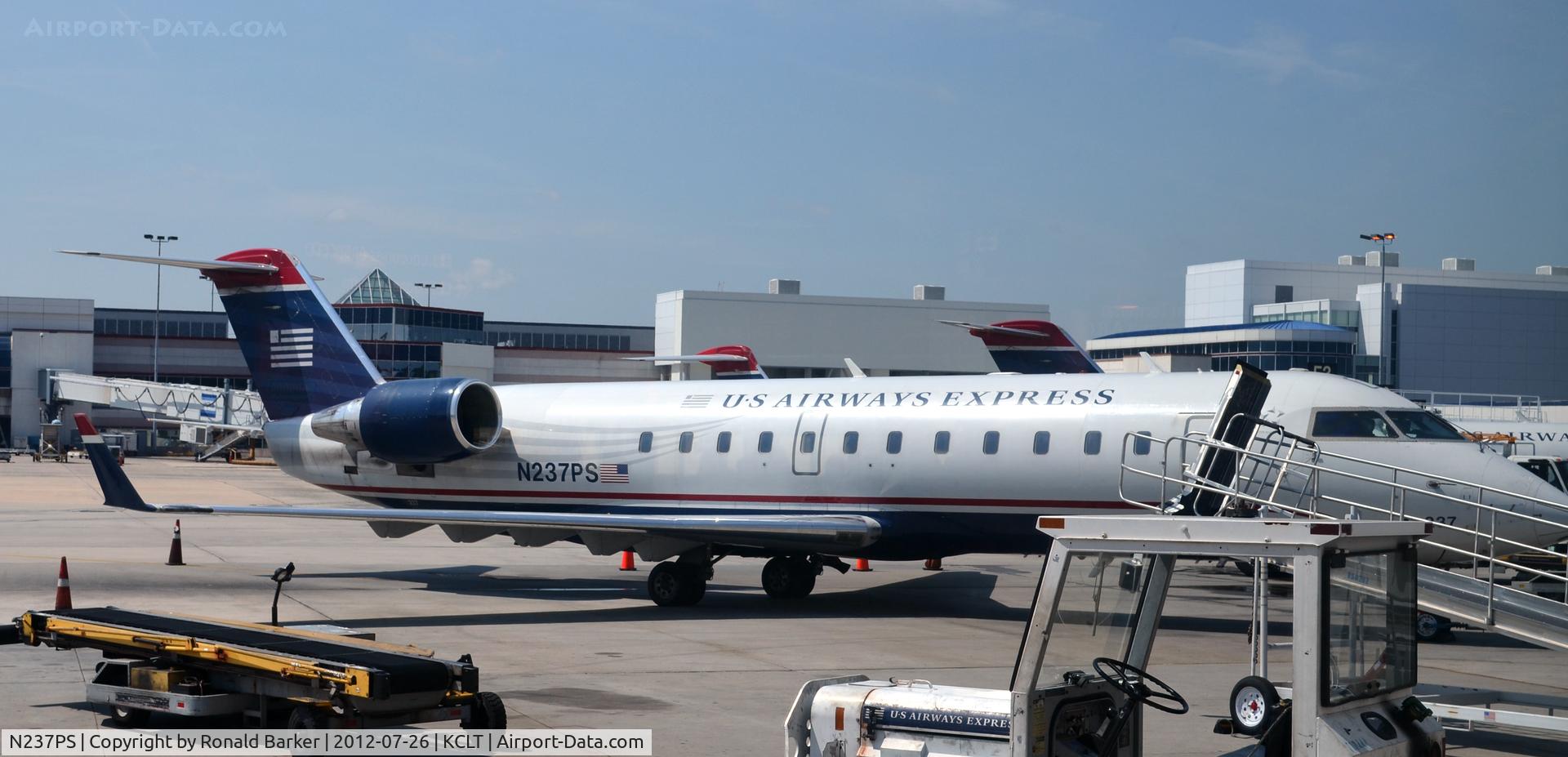 N237PS, 2004 Canadair CL-600-2B19 Regional Jet CRJ-200ER C/N 7906, CLT