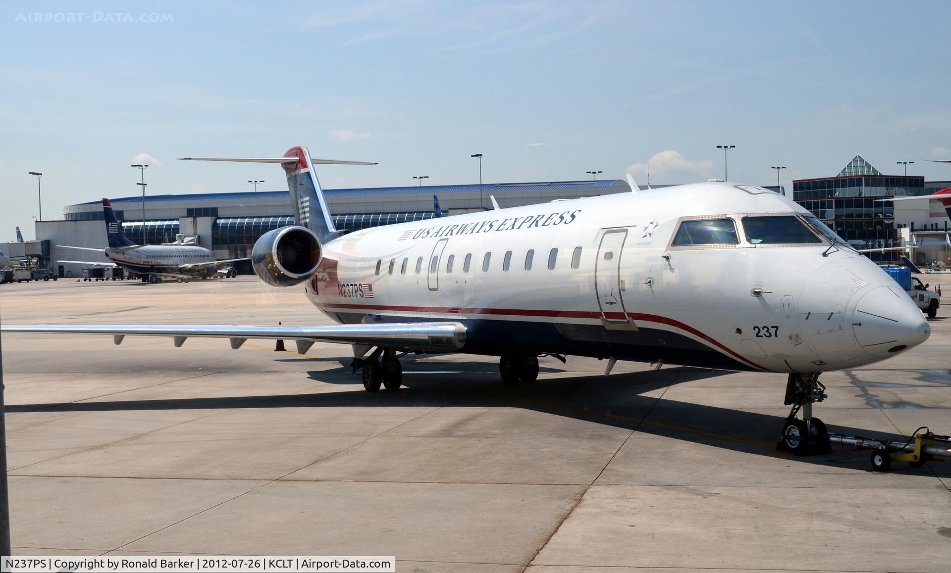 N237PS, 2004 Canadair CL-600-2B19 Regional Jet CRJ-200ER C/N 7906, CLT
