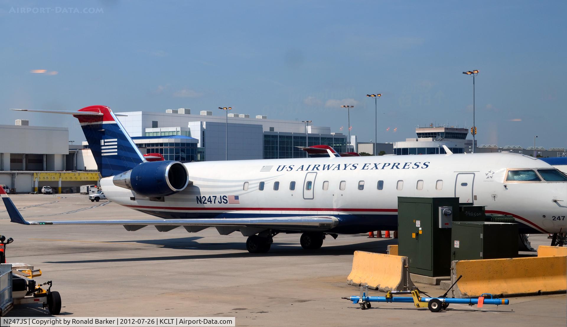 N247JS, 2004 Bombardier CRJ-200ER (CL-600-2B19) C/N 7922, CLT