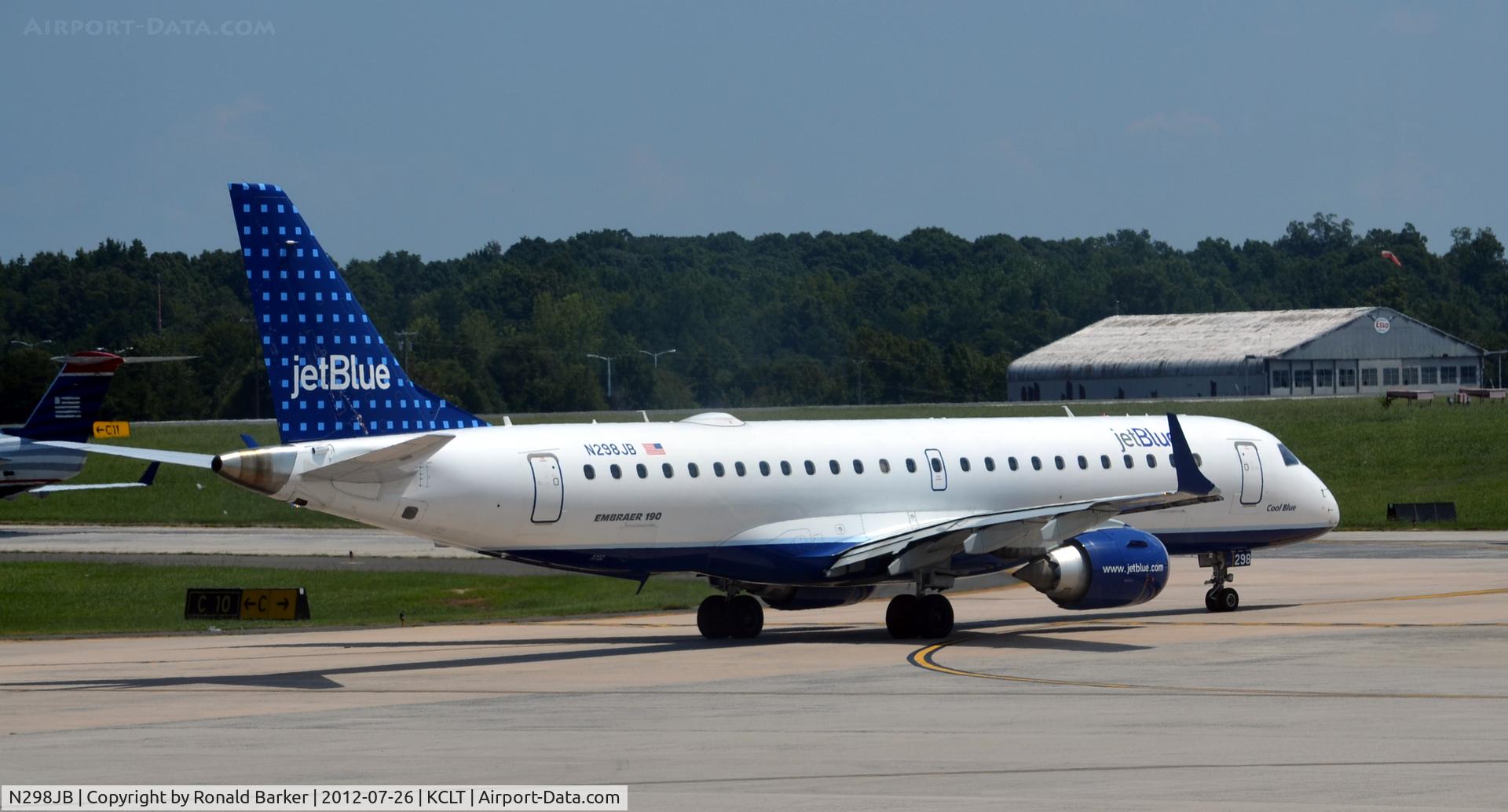 N298JB, 2009 Embraer 190AR (ERJ-190-100IGW) C/N 19000249, Taxi CLT