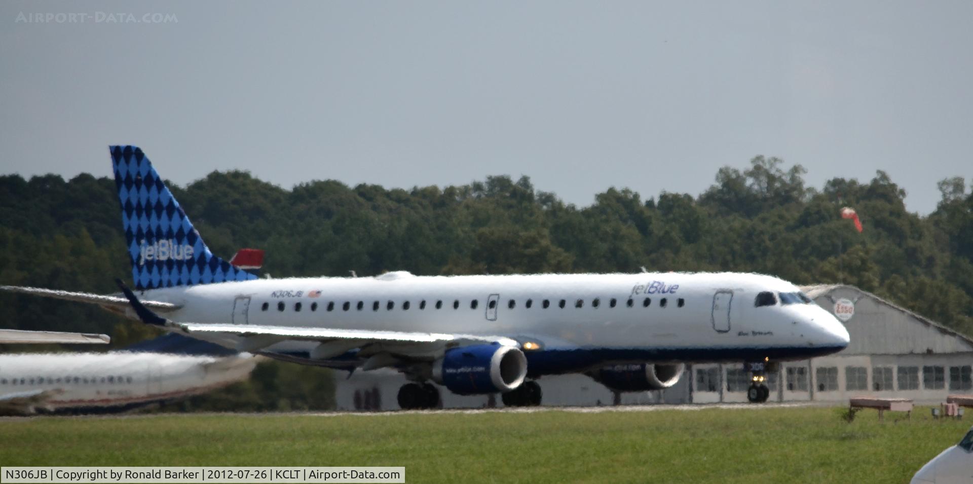 N306JB, 2009 Embraer ERJ-190-100 IGW 190AR C/N 19000272, Takeoff CLT