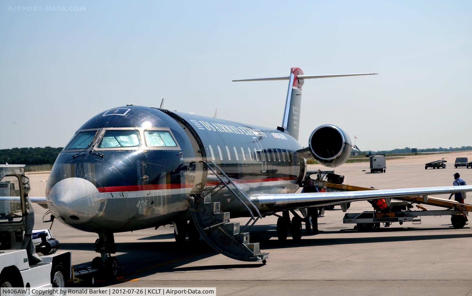 N406AW, 2000 Bombardier CRJ-200LR (CL-600-2B19) C/N 7402, CLT