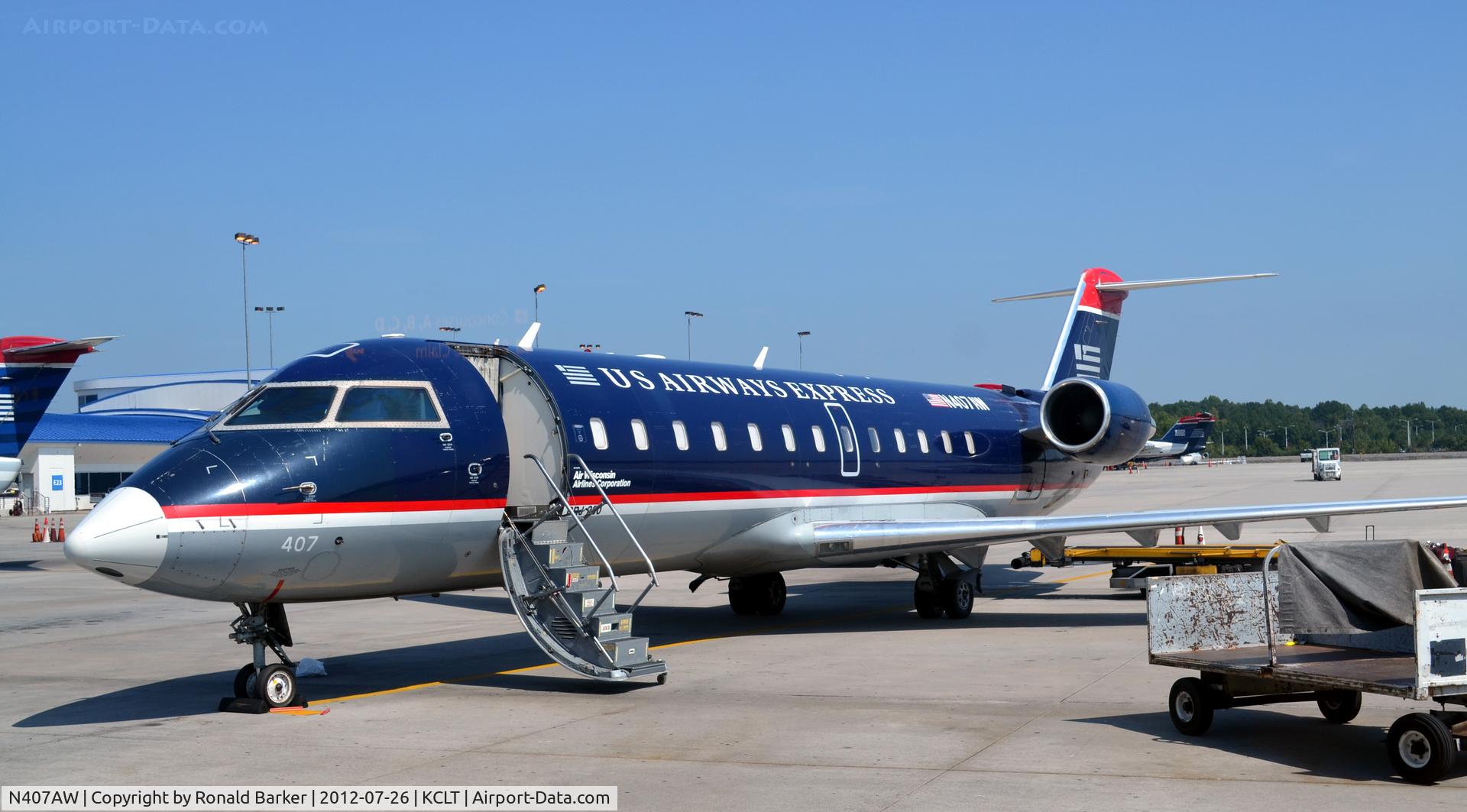 N407AW, 2000 Canadair CL-600-2B19 Regional Jet CRJ-200LR C/N 7424, CLT