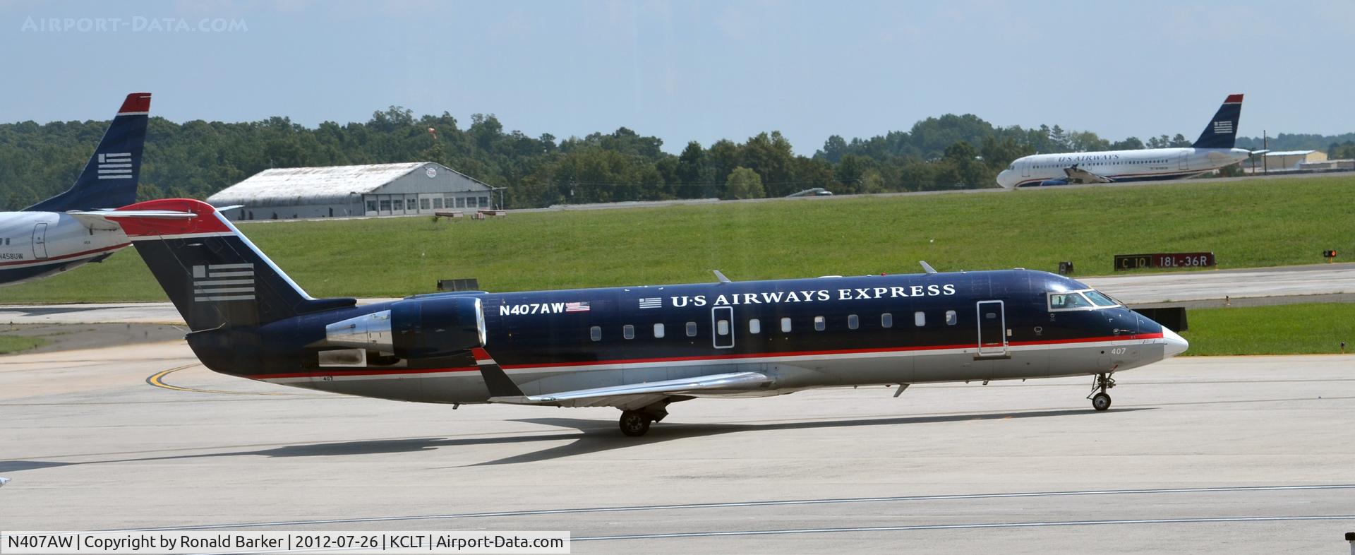 N407AW, 2000 Canadair CL-600-2B19 Regional Jet CRJ-200LR C/N 7424, Taxi CLT