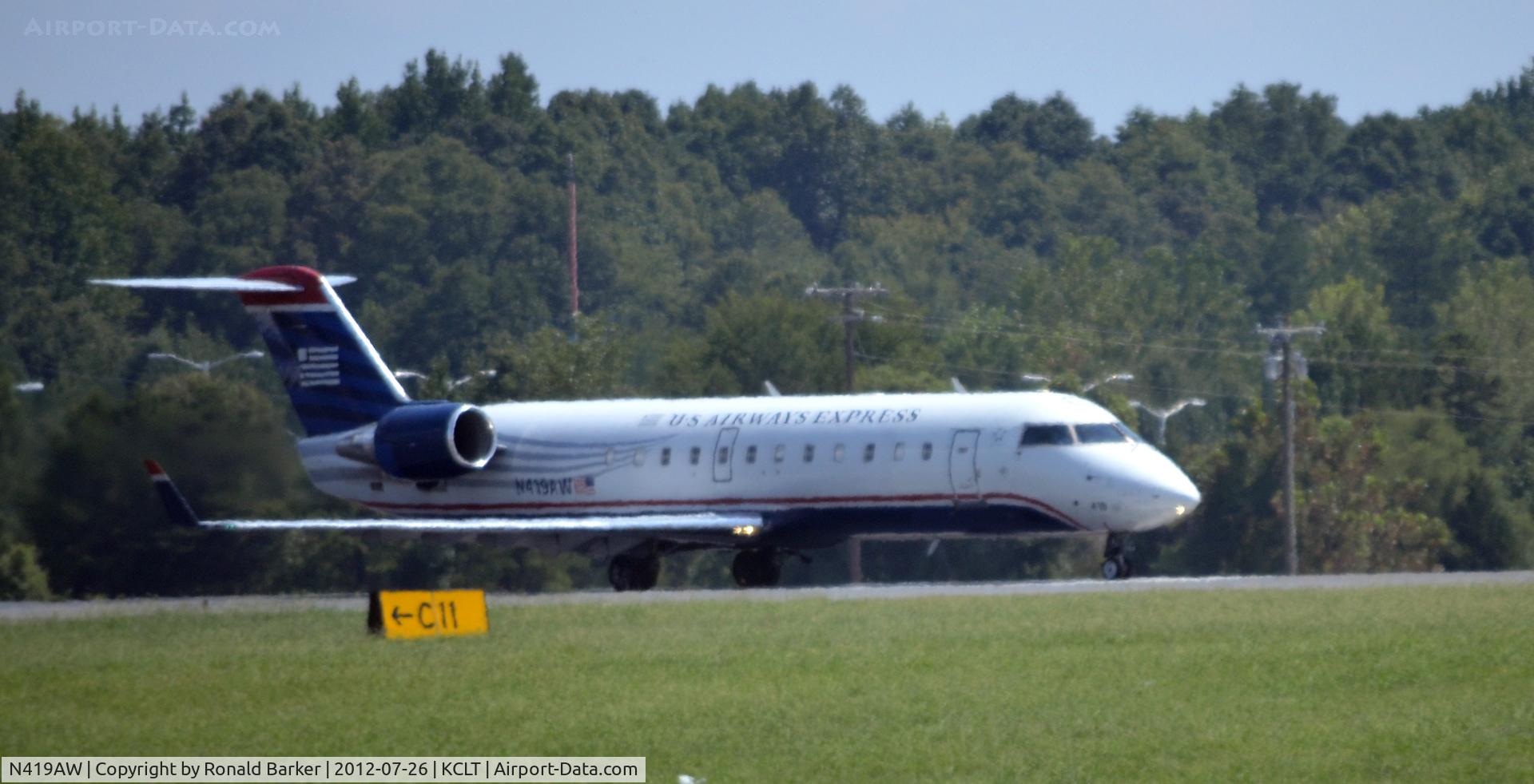 N419AW, 2002 Bombardier CRJ-200LR (CL-600-2B19) C/N 7633, Takeoff CLT
