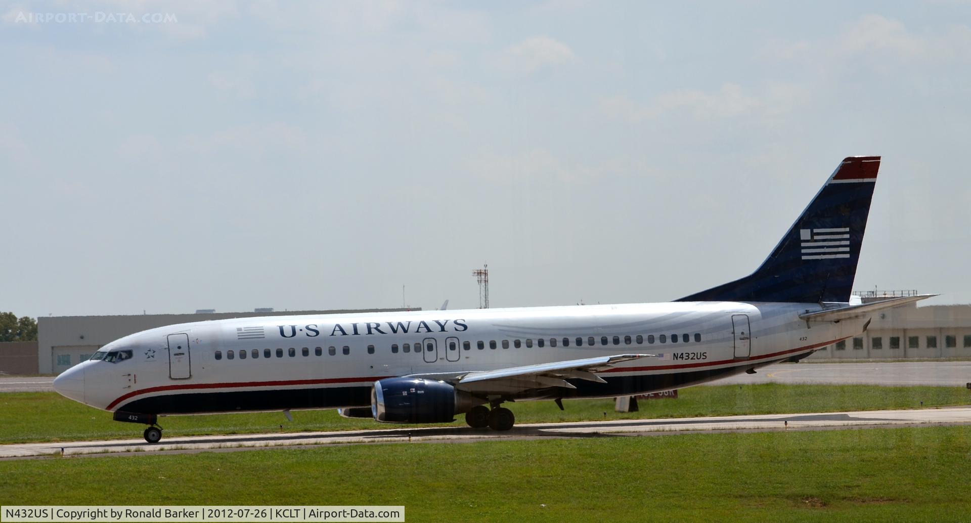N432US, 1990 Boeing 737-4B7 C/N 24554, Taxi CLT