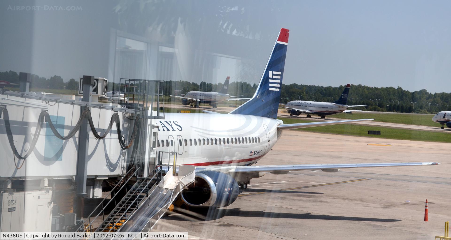 N438US, 1990 Boeing 737-4B7 C/N 24560, CLT